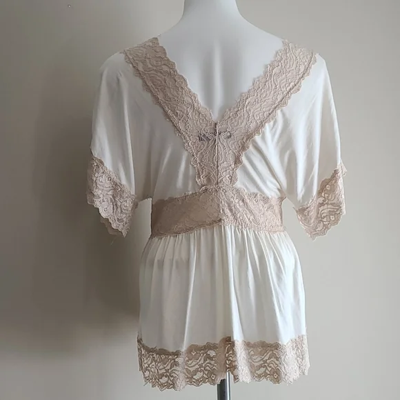 Beautiful boho lace detail top - Picture 3 of 4